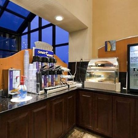 Southaven Inn Express - Memphis International Airport/Graceland Екстер'єр фото