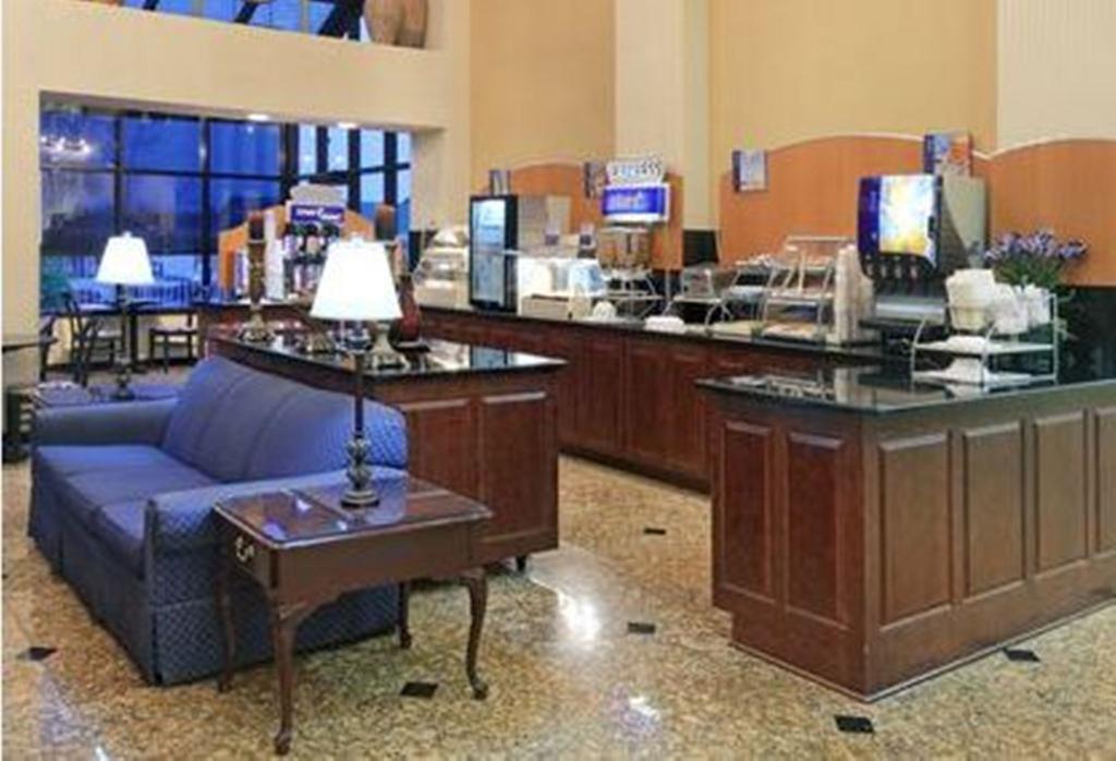 Southaven Inn Express - Memphis International Airport/Graceland Ресторан фото